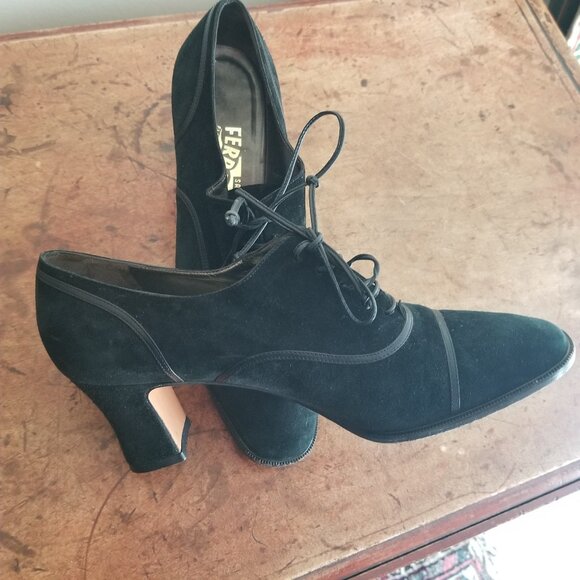 Salvatore Ferragamo Black Suede Lace Pumps 8 B - Picture 1 of 5